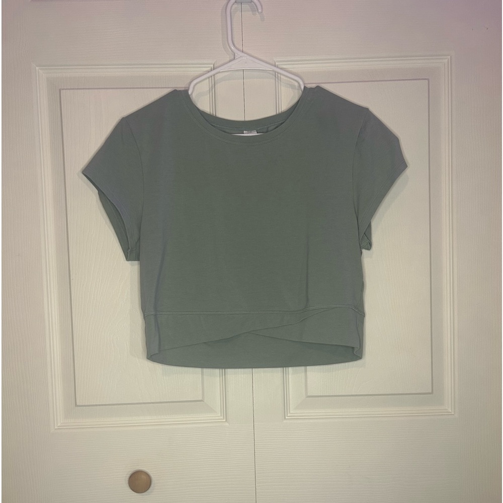 Green Old Navy crisscrossed crop